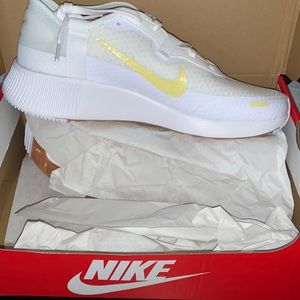 Women’s Nike Reposto